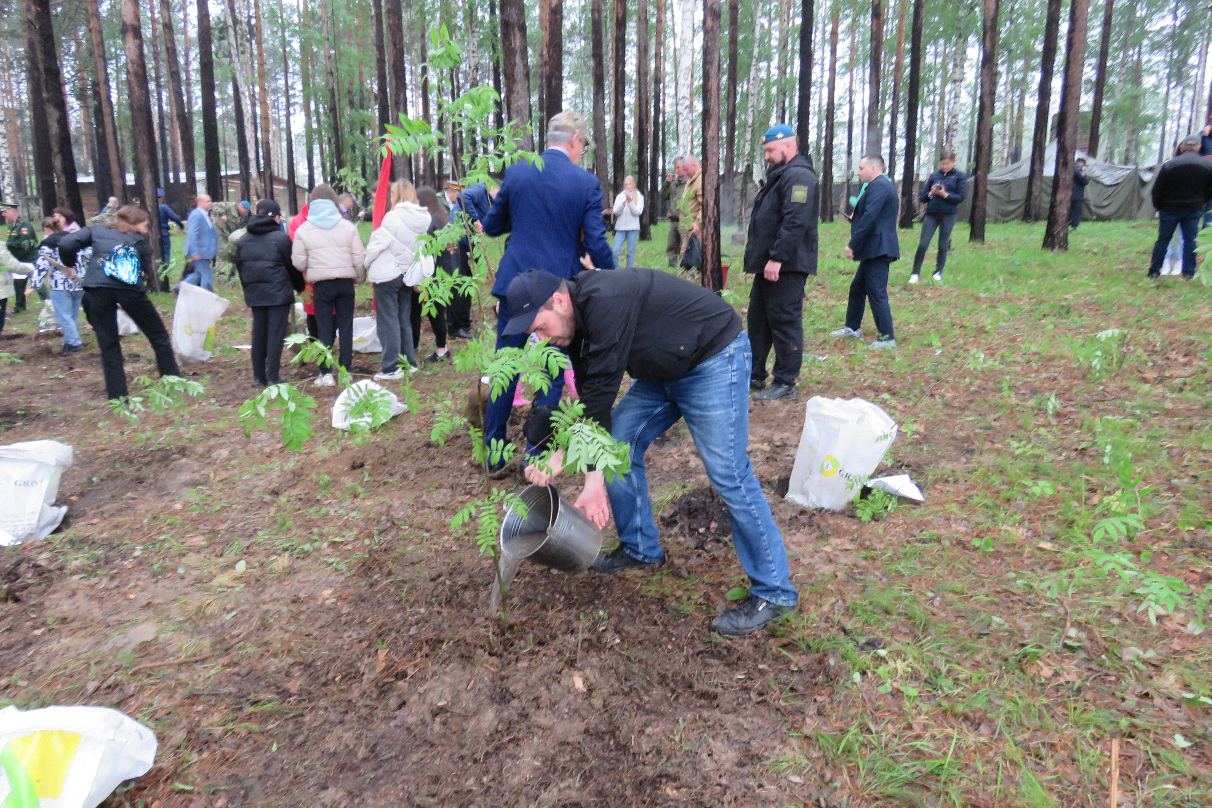 29мая 2024 года в г. Иркутске сотрудники Восточно-Сибирского территориального отдела Госморречнадзора приняли участие в Патриотической социально-экологической акции «Аллея защитникам Отечества» в рамках Всероссийского проекта «Сад Памяти»